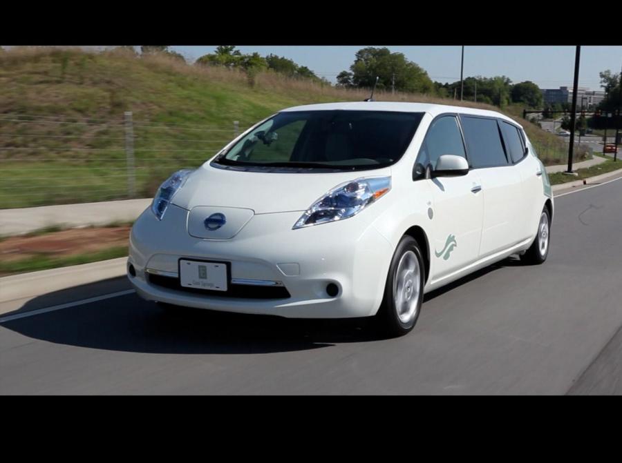  Nissan Leaf Stretch Limousine 2012 года  (фото 20 из 24)